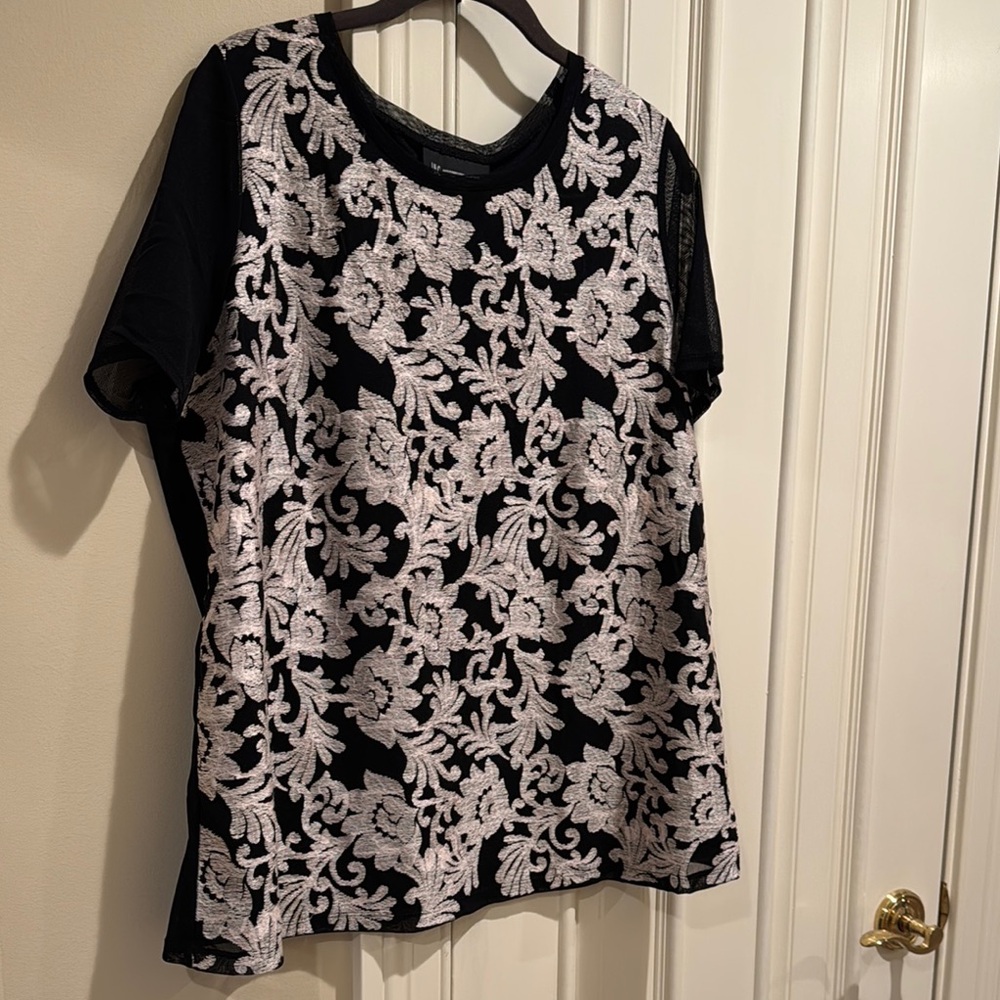 Cream / black top.